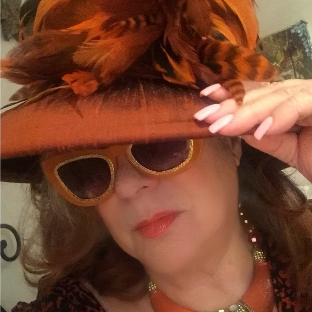 Rust silk fabulous vintage hat. Feathers are your friend unique ☢️☢️☢️